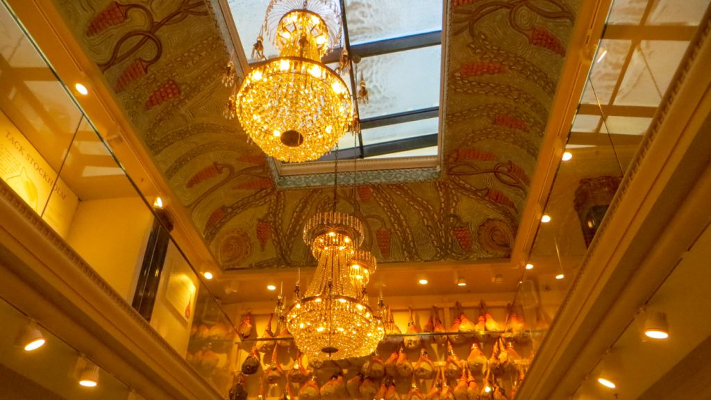 Kristallkronor på Eataly, Stockholm.