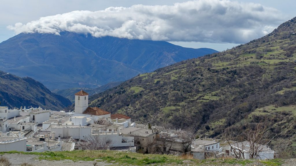 Capileira och omgivande berg.