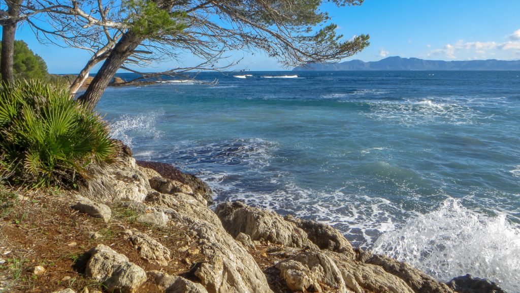 Platja des Secs klippor