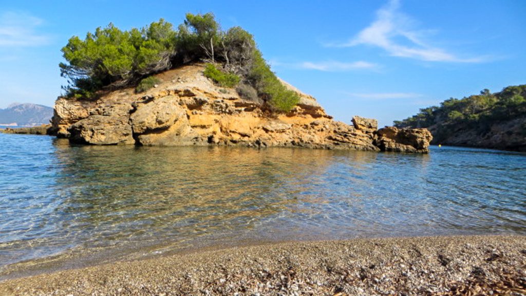 På stranden vid S'Illot