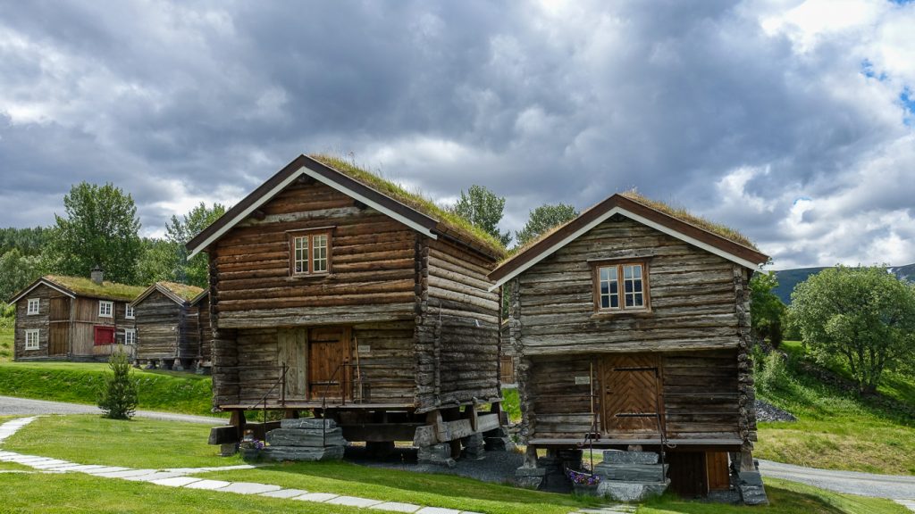 Bjerkelökkja, små trähus