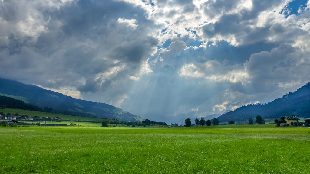 Vackra moln efter regnet