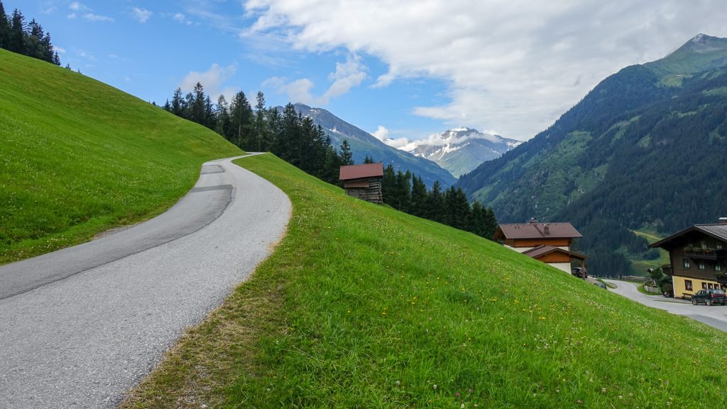 På väg upp mot Palfnersee