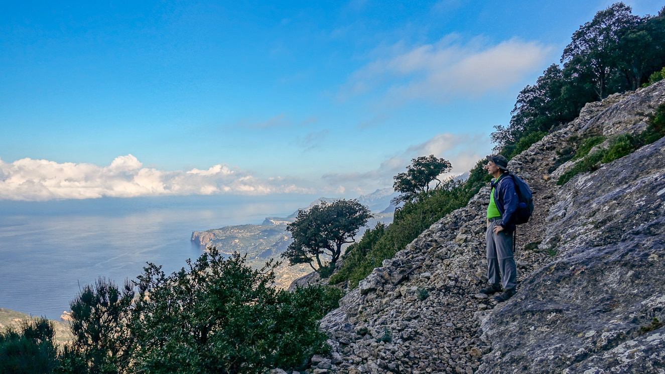 Utsikt över Deia och havet